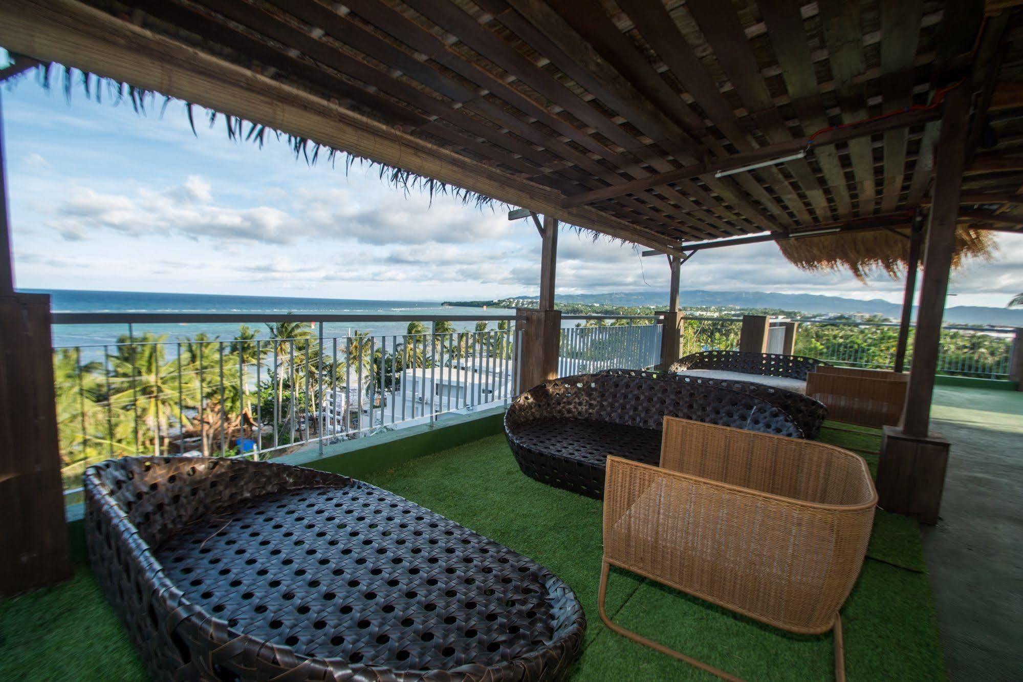 Luxeview Hotel Balabag  Eksteriør billede